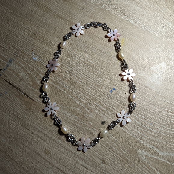 Flower chain necklace - Picture 1 of 4